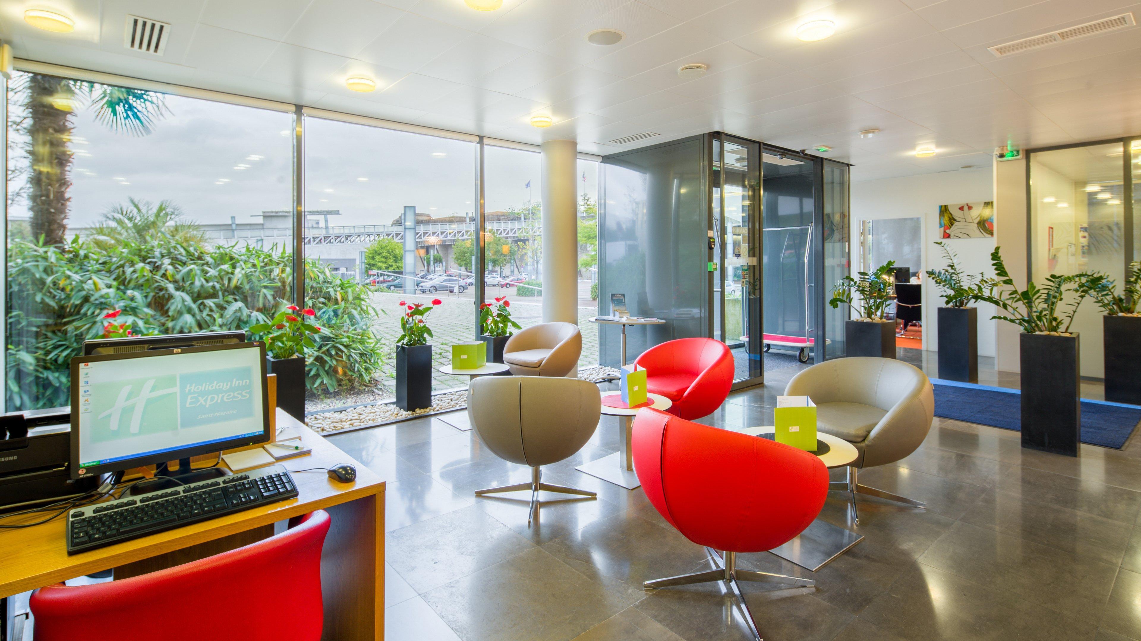 Holiday Inn Express Saint-Nazaire By Ihg Bagian luar foto