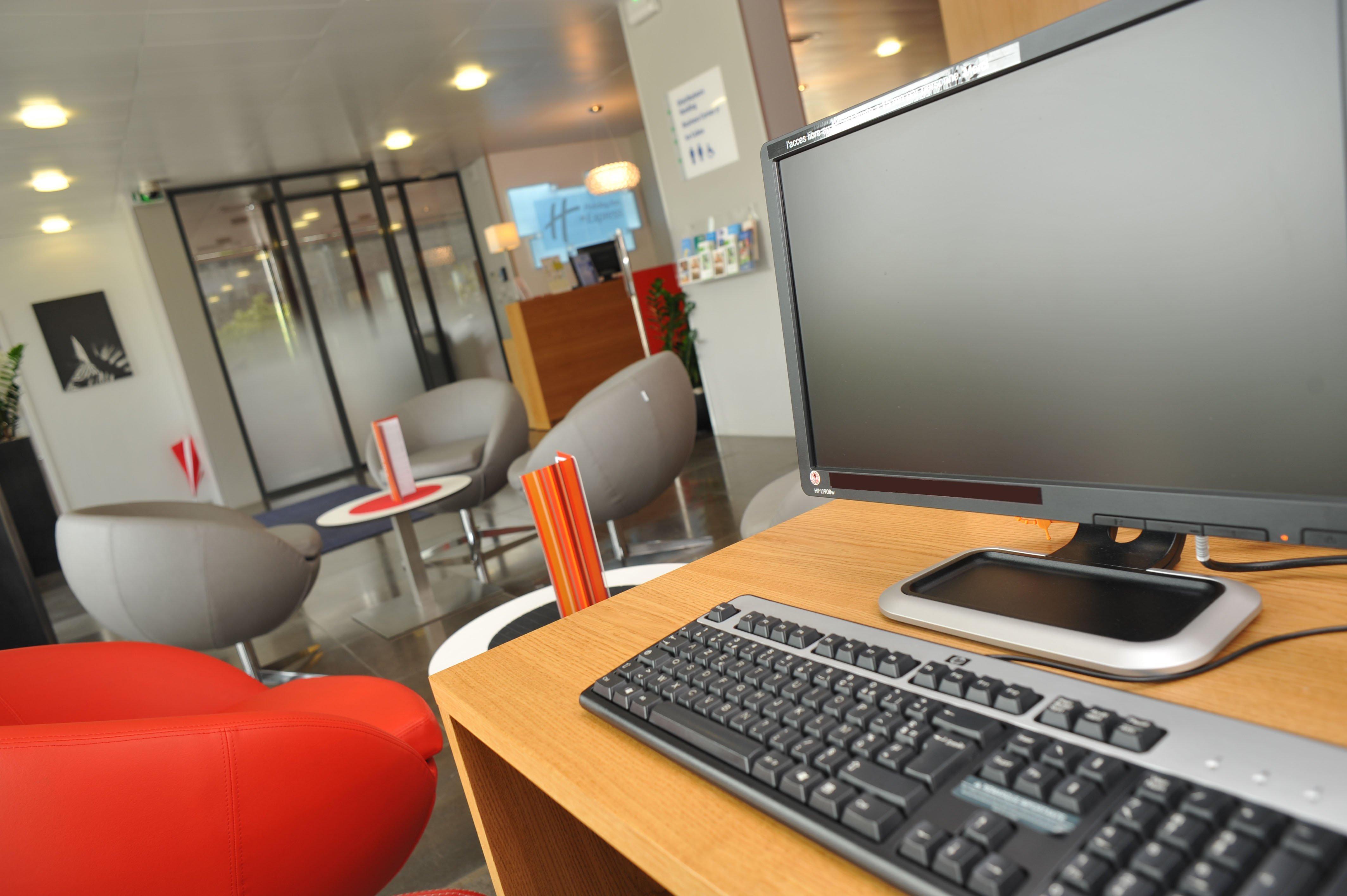 Holiday Inn Express Saint-Nazaire By Ihg Bagian luar foto