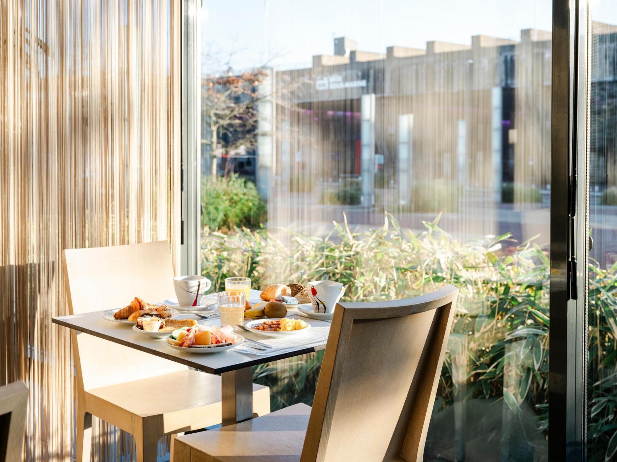 Holiday Inn Express Saint-Nazaire By Ihg Bagian luar foto