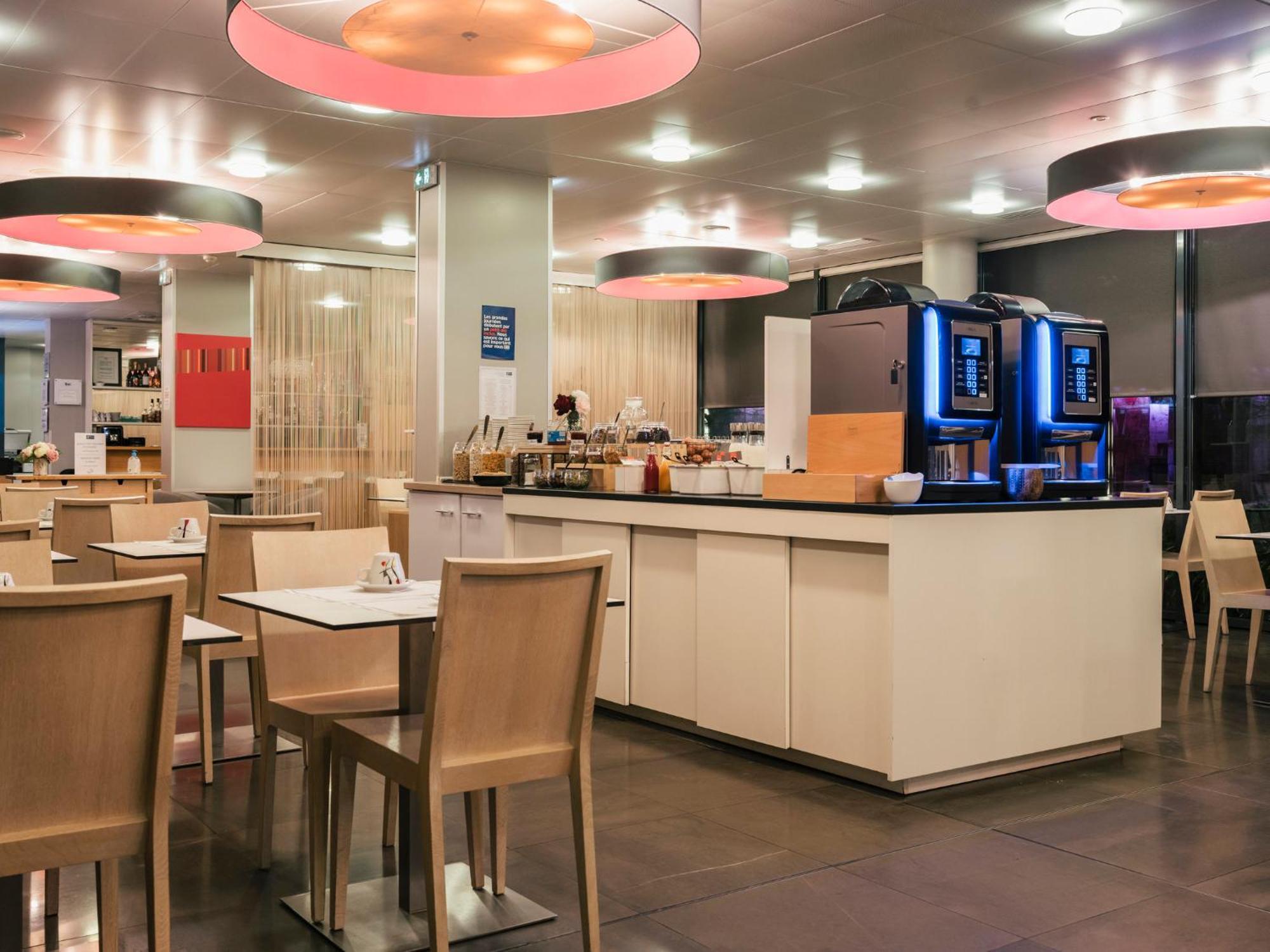 Holiday Inn Express Saint-Nazaire By Ihg Bagian luar foto