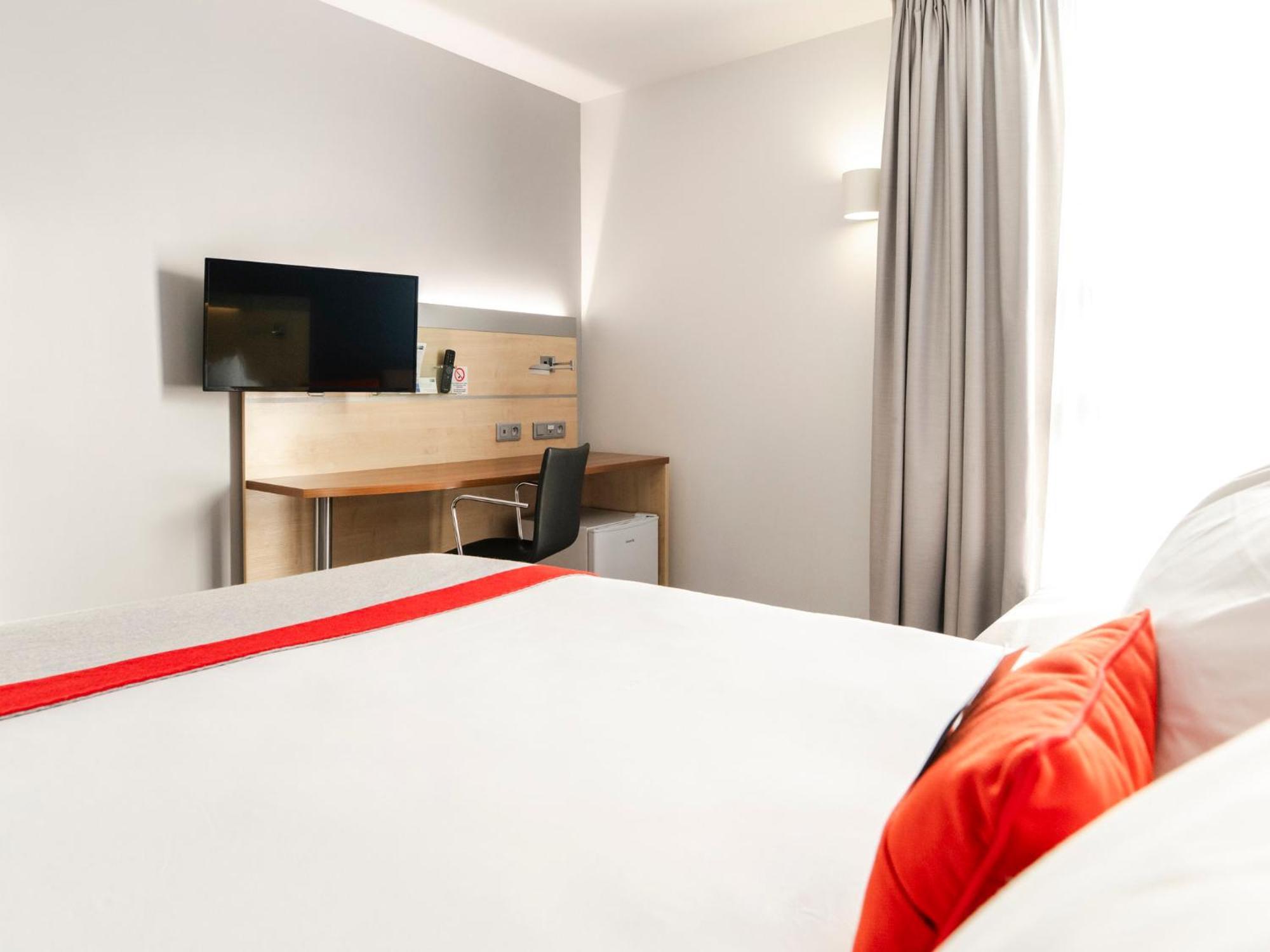 Holiday Inn Express Saint-Nazaire By Ihg Bagian luar foto
