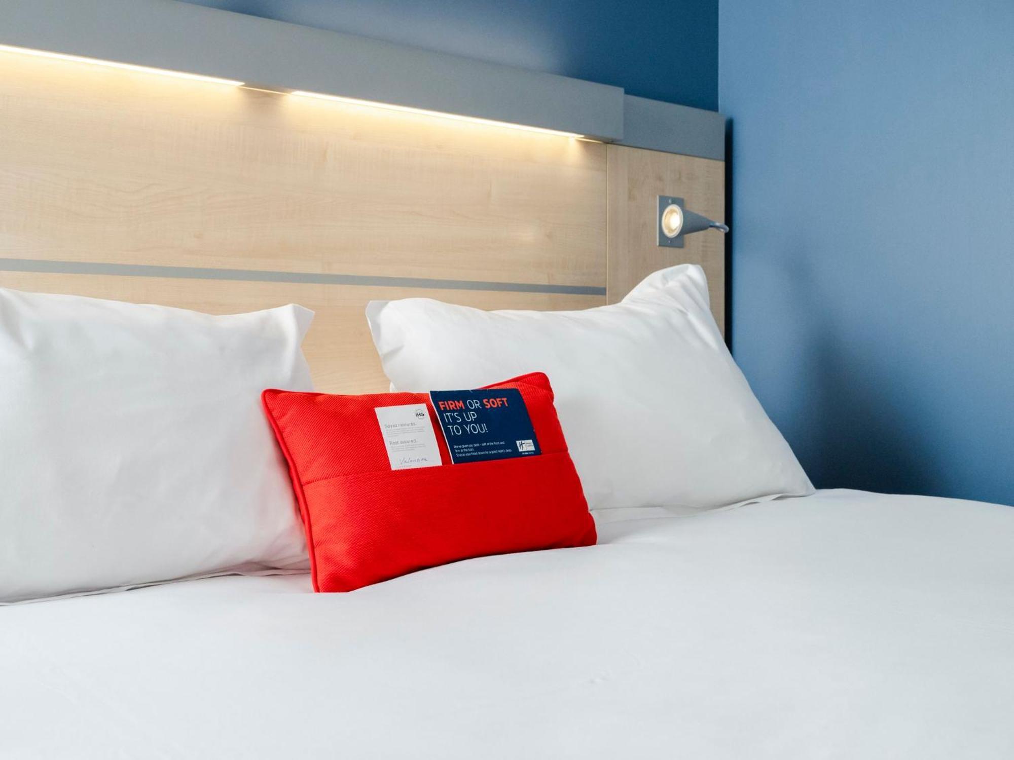Holiday Inn Express Saint-Nazaire By Ihg Bagian luar foto