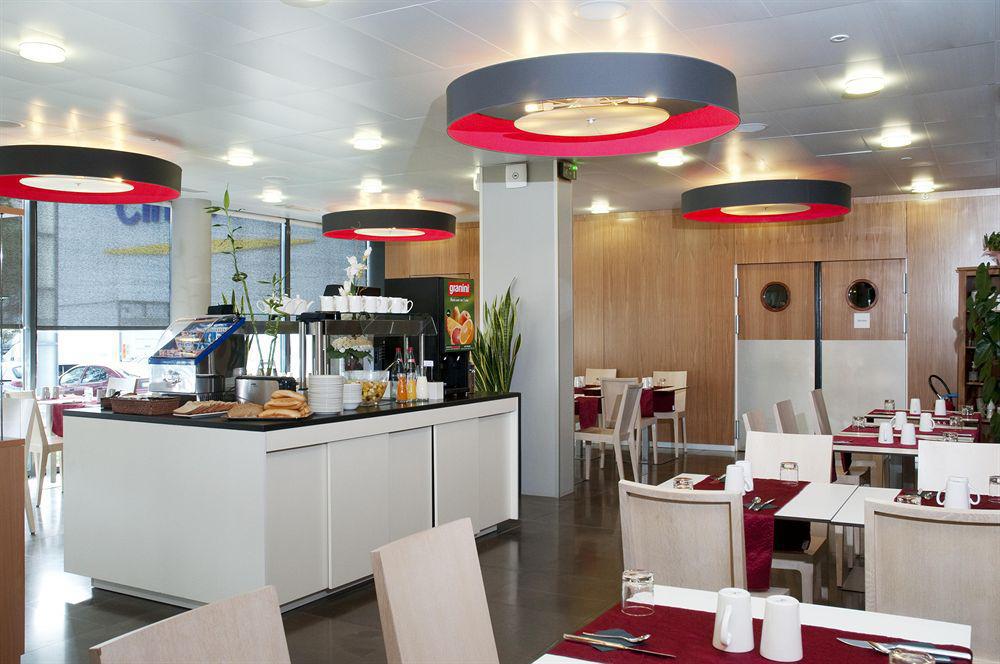 Holiday Inn Express Saint-Nazaire By Ihg Restoran foto