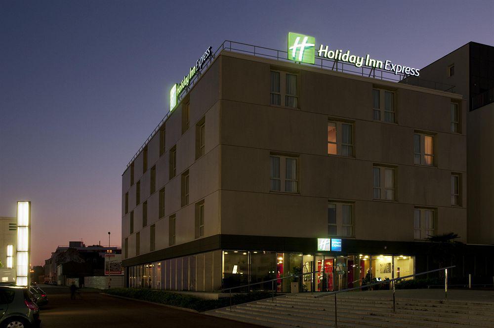 Holiday Inn Express Saint-Nazaire By Ihg Bagian luar foto